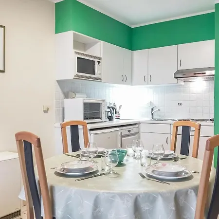 2 Bedroom In * Ostende